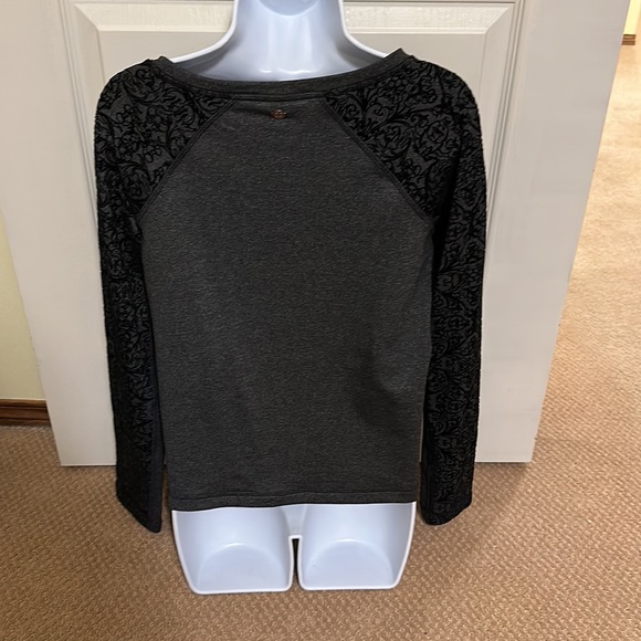 Calia by Carrie Underwood Pullover - Picture 2 of 8